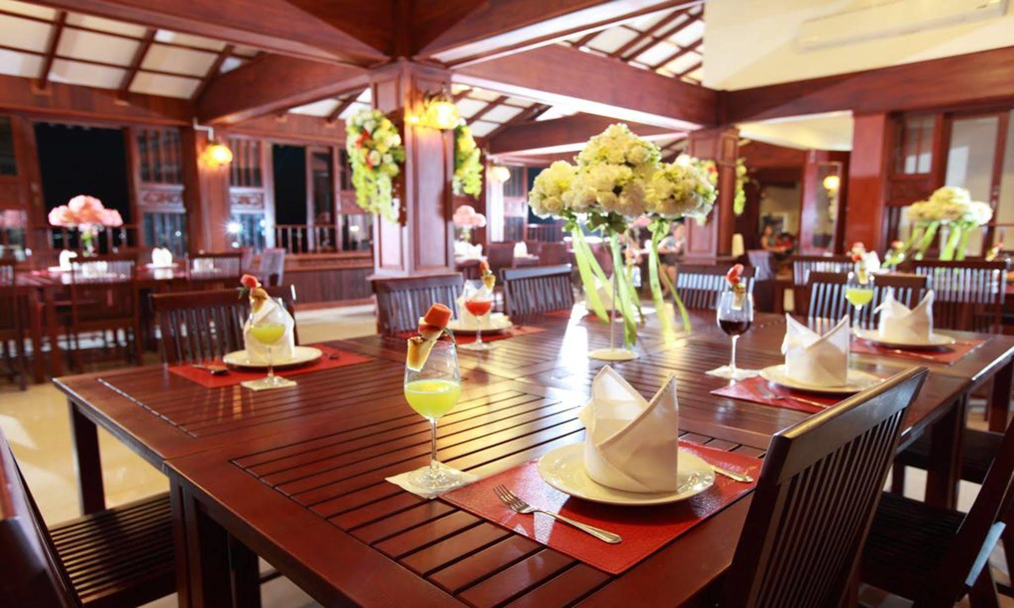 Manorom Boutique Hotel Vientiane Buitenkant foto