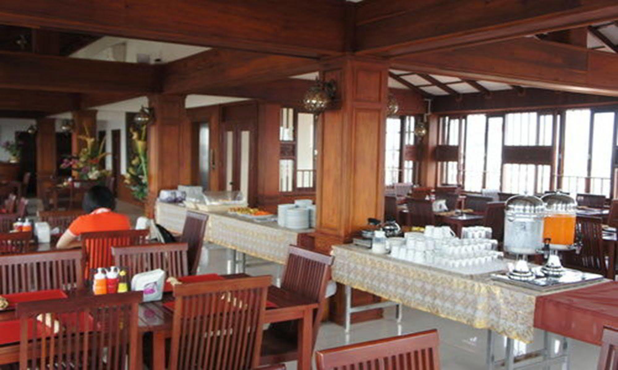 Manorom Boutique Hotel Vientiane Buitenkant foto