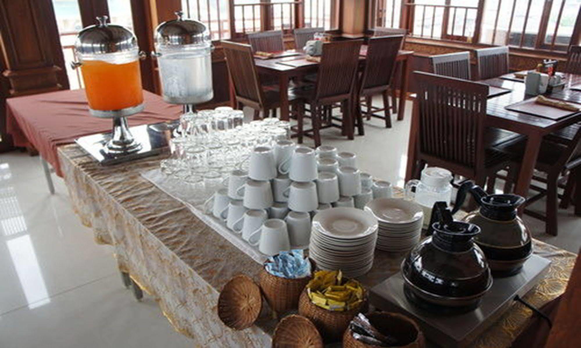 Manorom Boutique Hotel Vientiane Buitenkant foto