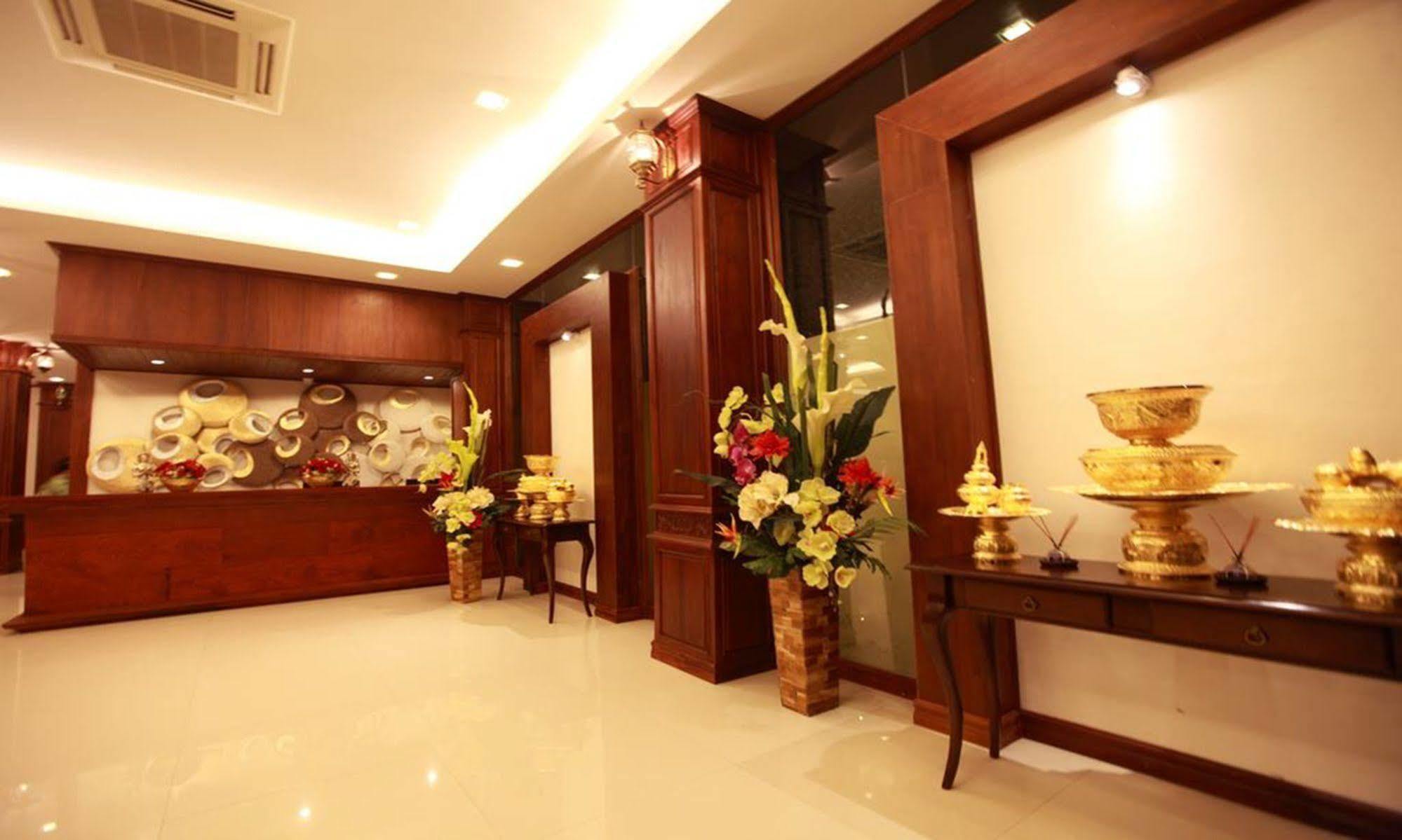 Manorom Boutique Hotel Vientiane Buitenkant foto