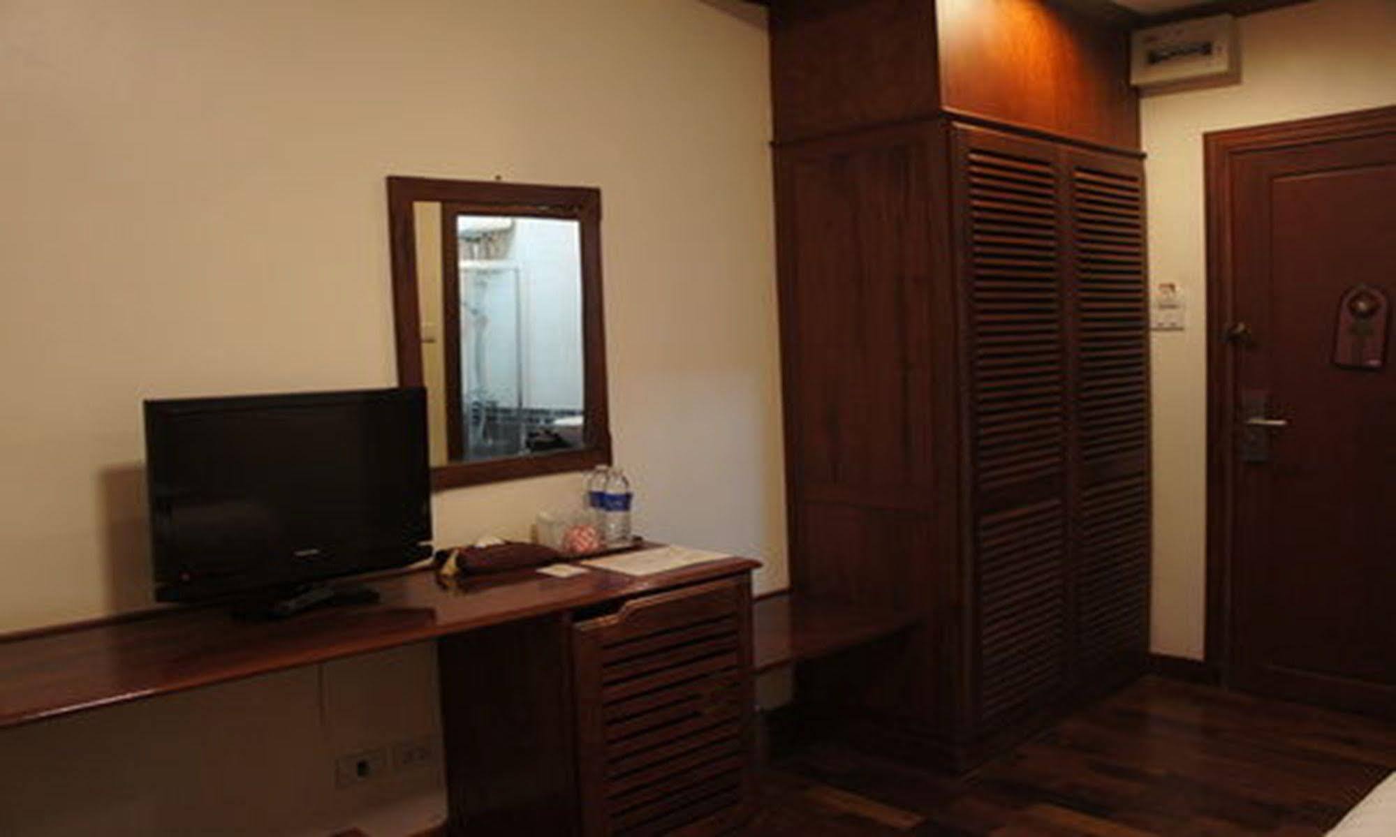 Manorom Boutique Hotel Vientiane Buitenkant foto